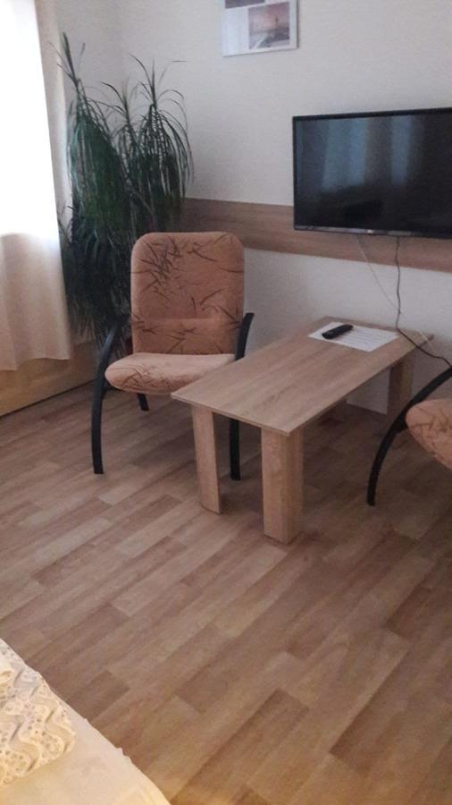 Penzion Mar Χράντεκ Κράλοβε Εξωτερικό φωτογραφία